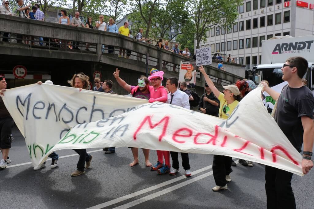 Beachtung nicht nur durch rosarote Heiratswillige, was kommt auf der Dampfparade 2015?
