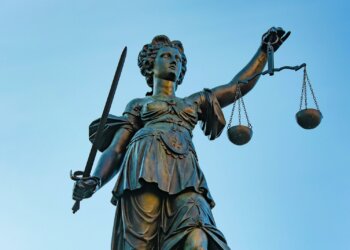 Bewaffnetes-Handeltreiben-–-Der-kleine-aber-feine-Unterschied