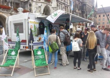 Unterschriften-für-das-Volksbegehren-sammeln