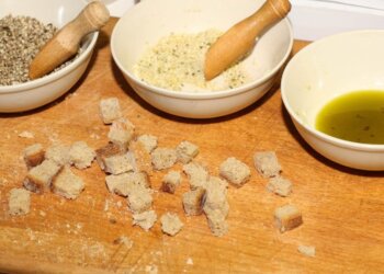 Hanfsamen-geschält-und-ungeschält