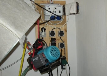 Nur-mit-solchen-Elektrobrettern-kann-man-in-grossen-Anlagen-den-Überblick-behalten