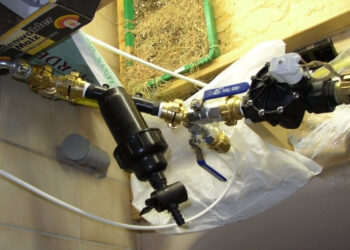 Über-dieses-Magnetventil-wird-später-die-Umkehrosmoseanlage-gesteuert