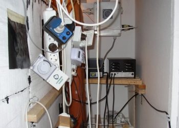 Der Relaiskasten und das Stromstoßrelais