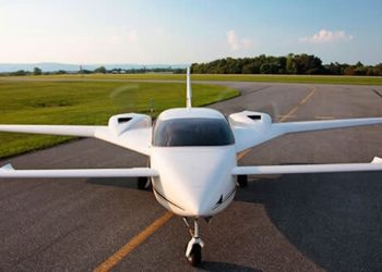 Kanadische Firma präsentiert weltweit erstes voll funktionsfähiges Hanf-Flugzeug