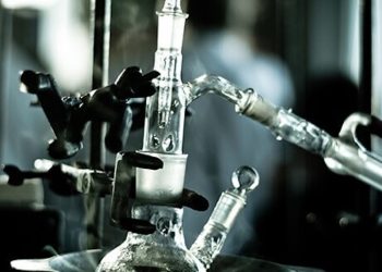 Das Kurzwegdestillationsverfahren in der Herstellung von Cannabis-Produkten