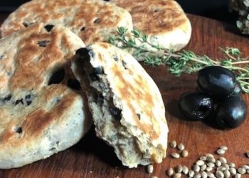 Oliven Pfannenbrot mit Hanfmehl