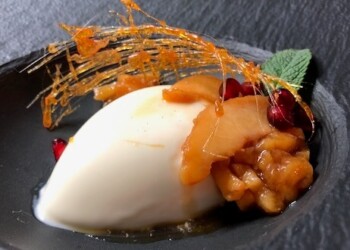 CBD-infundierte-Jasmintee-Panna-cotta