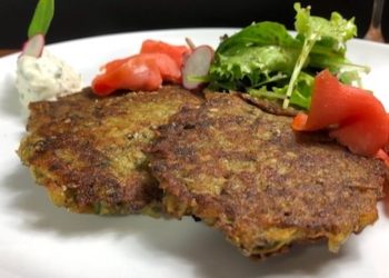 Rösti Taler mit Hanfsamen und  CBD infundierter Sour Cream