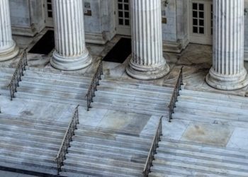 Unternehmen verklagt Facebook wegen Anti-Cannabis-Politik