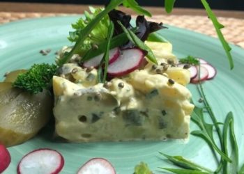 Kartoffelsalat mit Hanfsaat