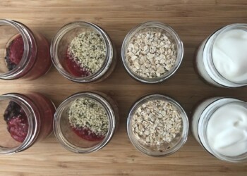 Hanfsamen Frühstücks-Joghurt im Glas