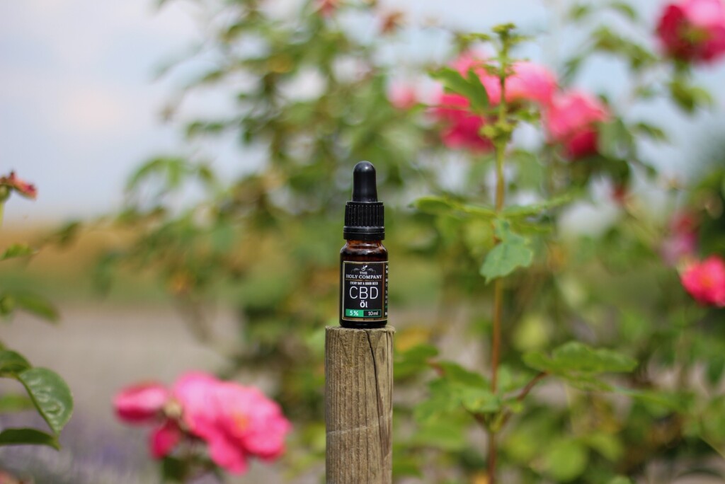 The-Holy-Company-–-5-CBD-auf-Mohn-Öl-Basis