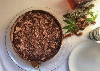 Infundierter-Pekannuss-Bacon-Kuchen