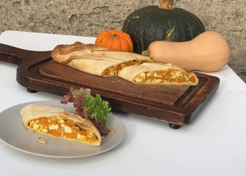 Strudel mit Kürbis, Käse & Hanfsamen