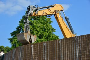 Hanf als Lärmschutz an der Autobahn