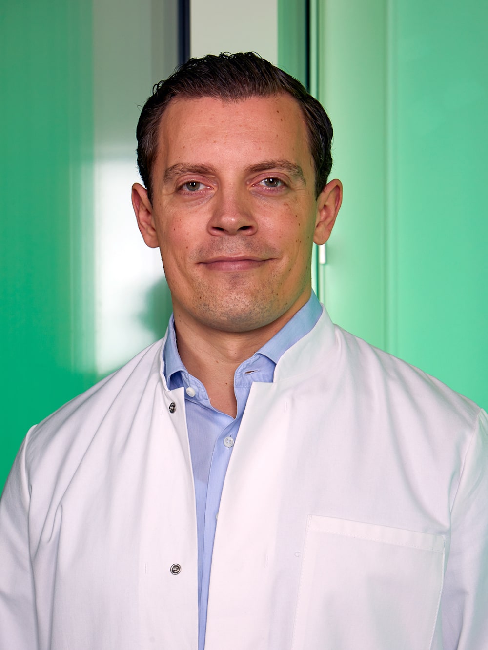 Dr. Med. Julian Dexel - Orthopäde Dresden Sicher durch den Zoll – Cannabis in der Reiseapotheke mit Algea Care