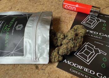 Medizinalcannabis Strain Review: Green Karat MG (Modified Gas) von Cantourage