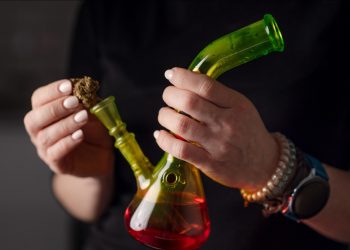 Die Geschichte der Bong und ihr Einsatz für Hanf