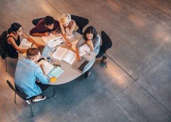 Wer fleißig studiert, raucht öfter Cannabis