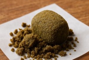 Vom Sieb zur Platte: Die Kunst der Haschisch-Herstellung