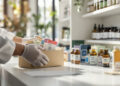 Apotheker entfernt CBD-Lebensmittel aus Regal nach französischem Verbot