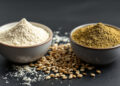 Whey-Protein und Hanfprotein-Pulver in separaten Schalen nebeneinander