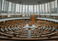 Deutscher Bundestag Plenarsaal von oben, leere Abgeordnetenbänke